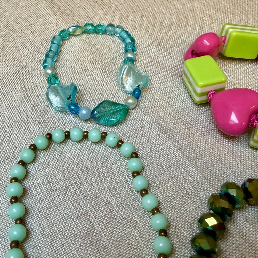 Bundle of 14 Beaded Stretchy Bracelets - Picture 5 of 9